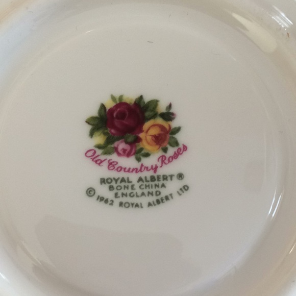 Vintage,Royal Albert Country Roses Teacup/Saucer - Picture 4 of 5